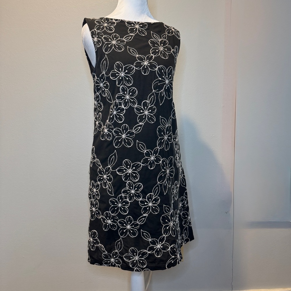 Poppy‎ Garden Black Sleeveless Shift Dress White & Metallic Embroidery Size Med